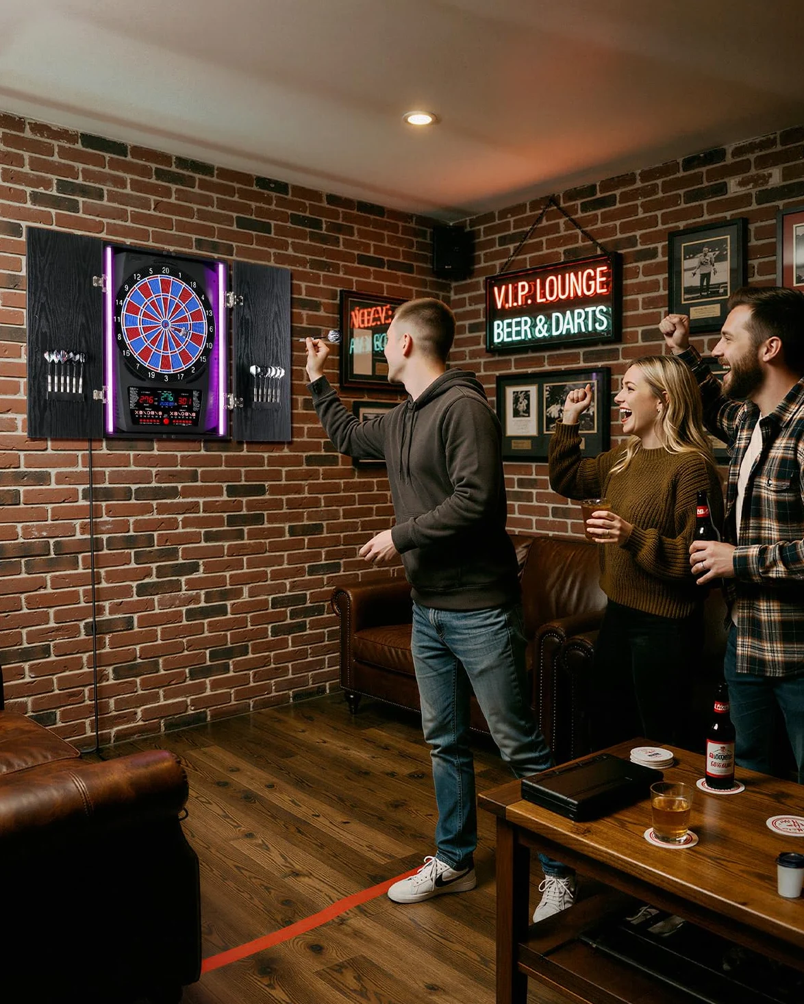 Elektronische Dartscheibe mit Rustikalen Holz-Schrank [12 Bronze Soft-Tip Pfeile], 8-Farben LED für 8 Spieler, Dart Scheibe Profi für Zuhause & Bar [Eagle]